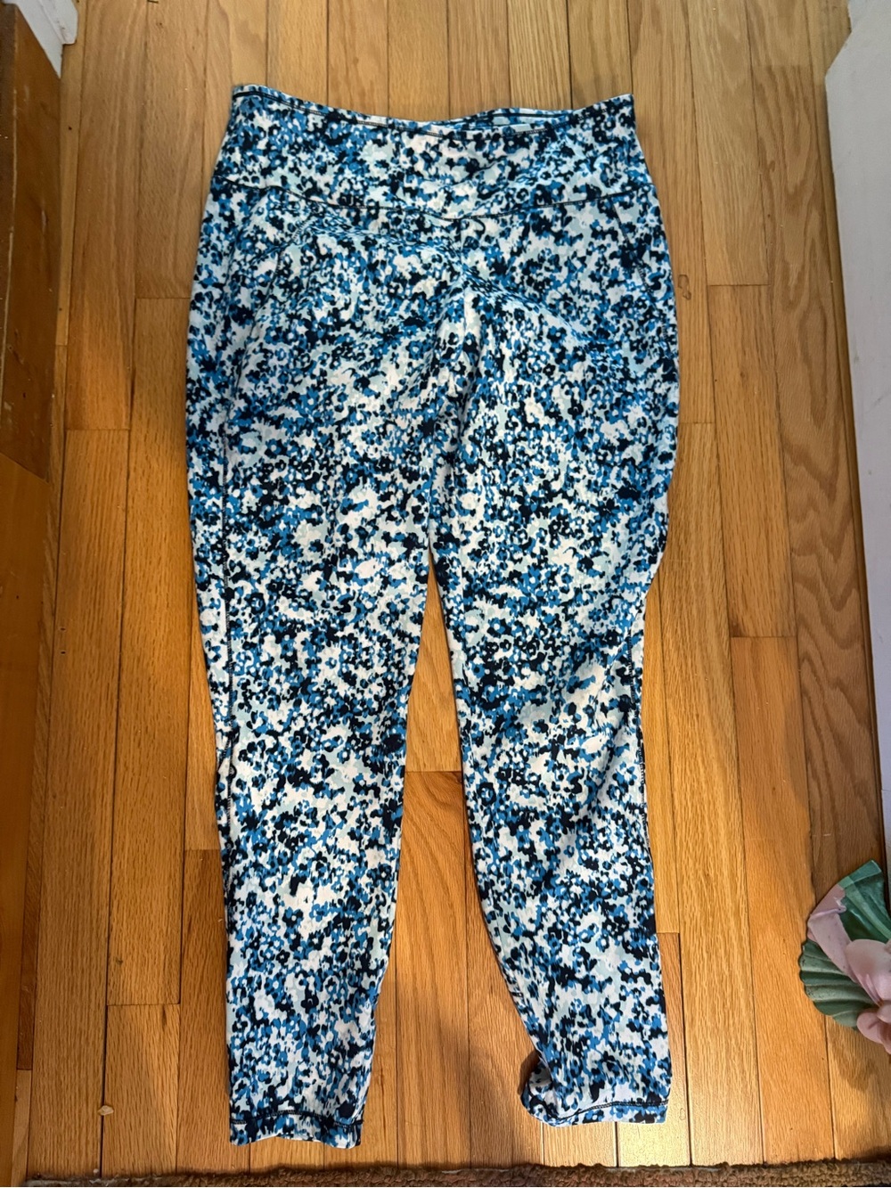 Talbots Blue & White Abstract Print Leggings